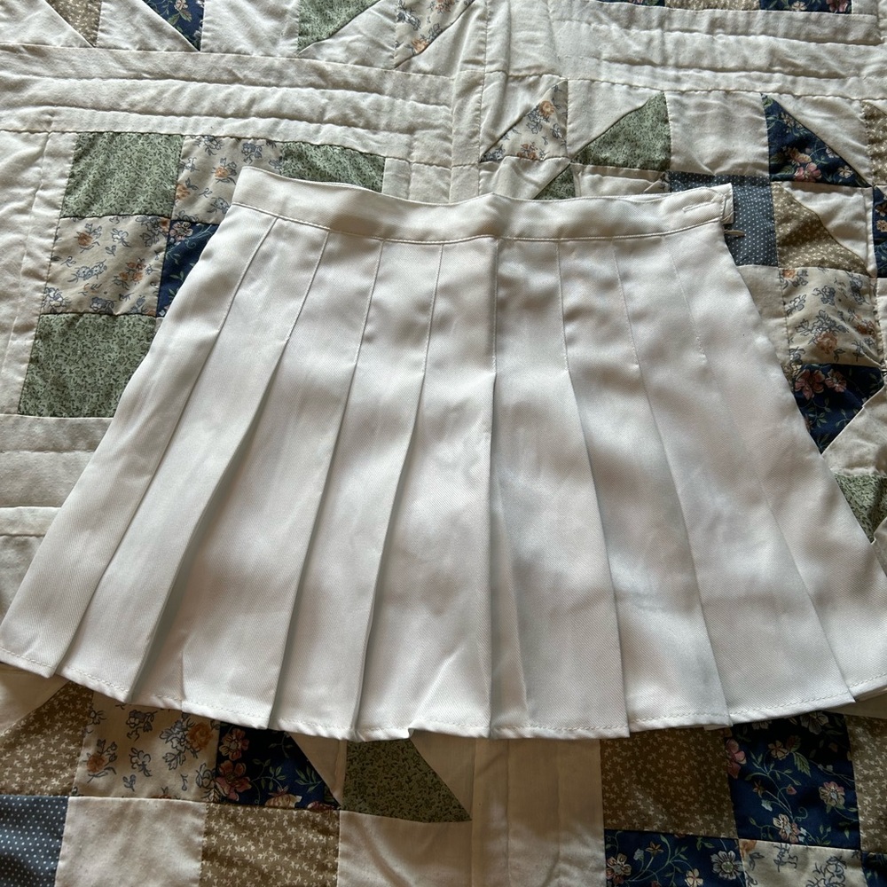 NWT Pleated White Mini Skirt with built in shorts